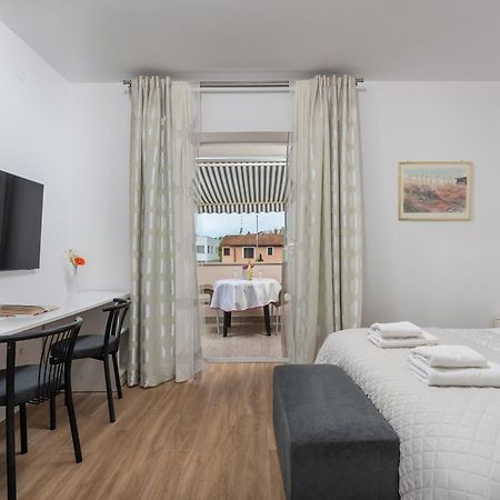 Apartments Viktor Poreč Zewnętrze zdjęcie